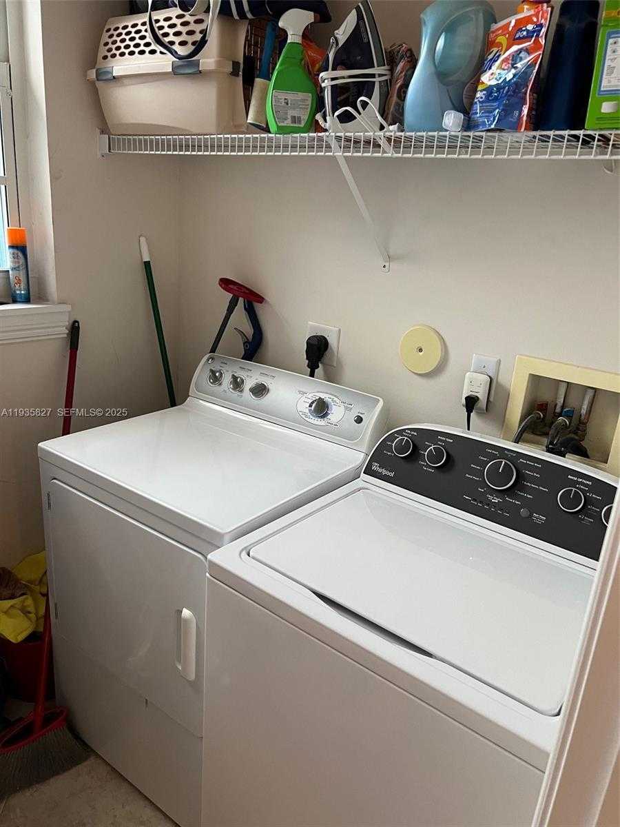 Small Image of 184 WEST BAY CEDAR CIR, Jupiter Number 33