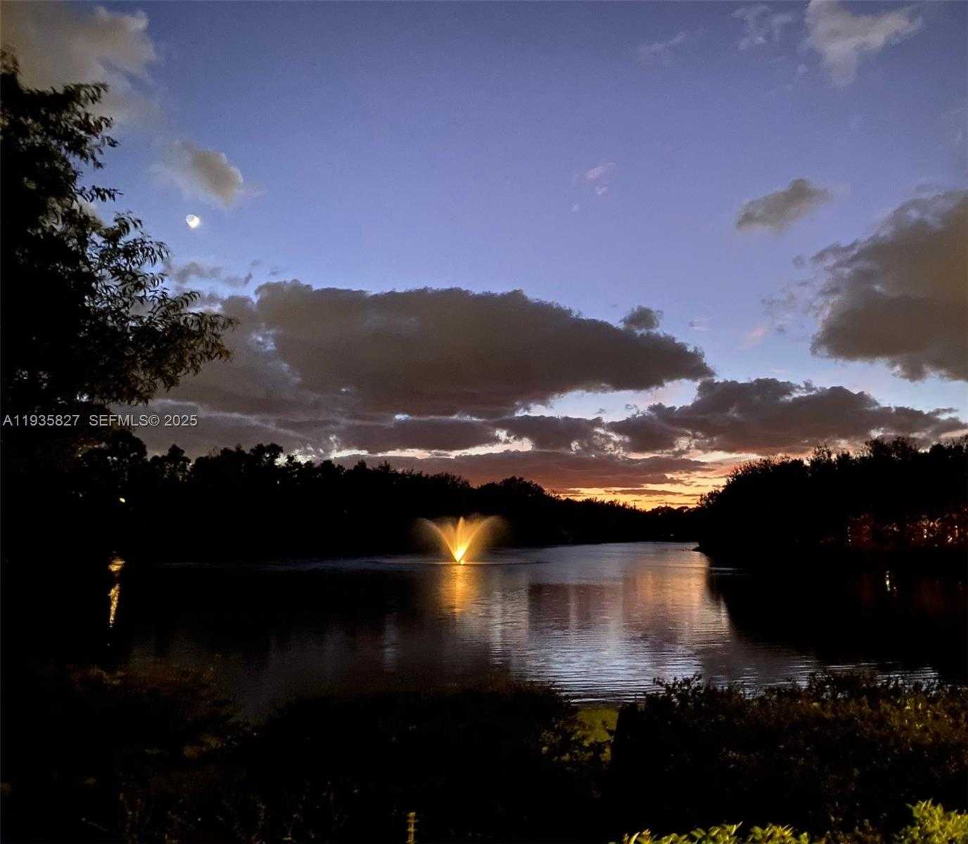 Small Image of 184 WEST BAY CEDAR CIR, Jupiter Number 36