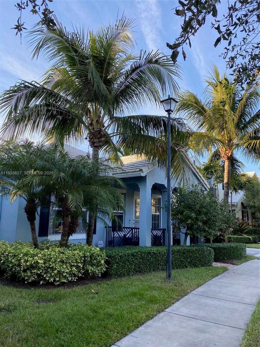 Small Image of 184 WEST BAY CEDAR CIR, Jupiter Number 4