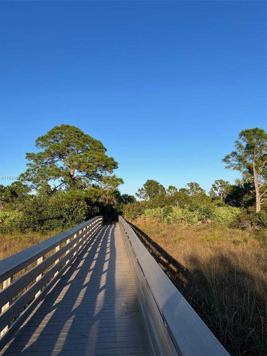 Small Image of 184 WEST BAY CEDAR CIR, Jupiter Number 47