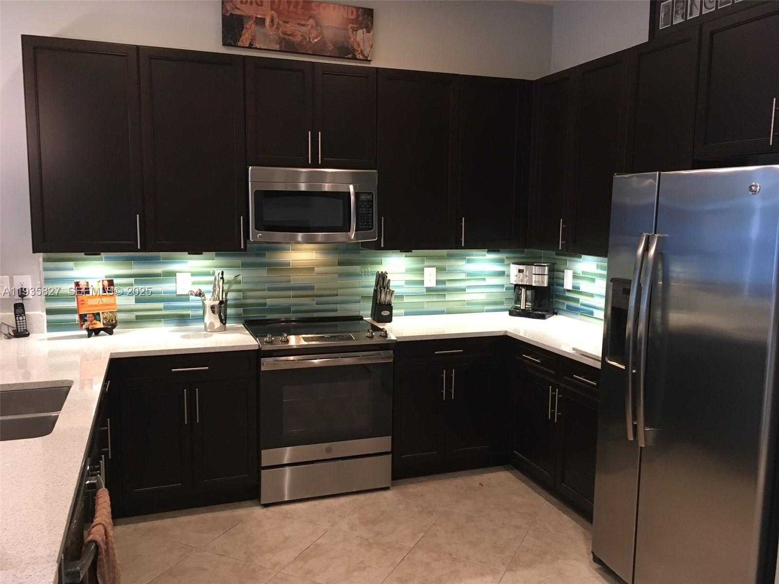 Small Image of 184 WEST BAY CEDAR CIR, Jupiter Number 7