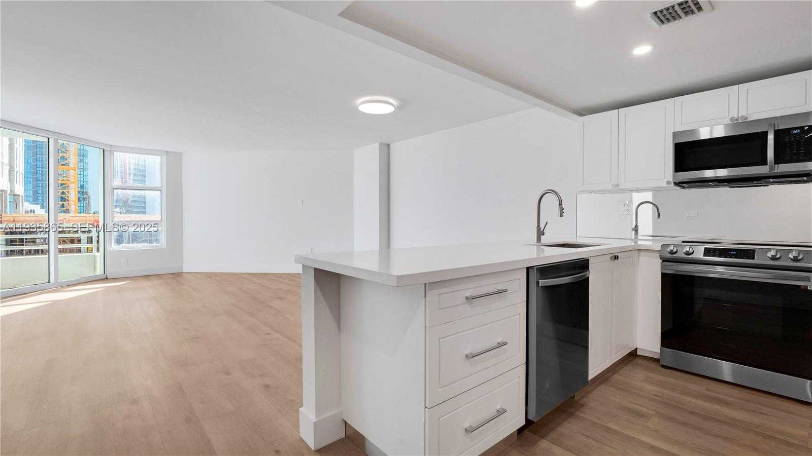 Small Image of 555 NORTH EAST 34TH ST #2209, Miami Number 7