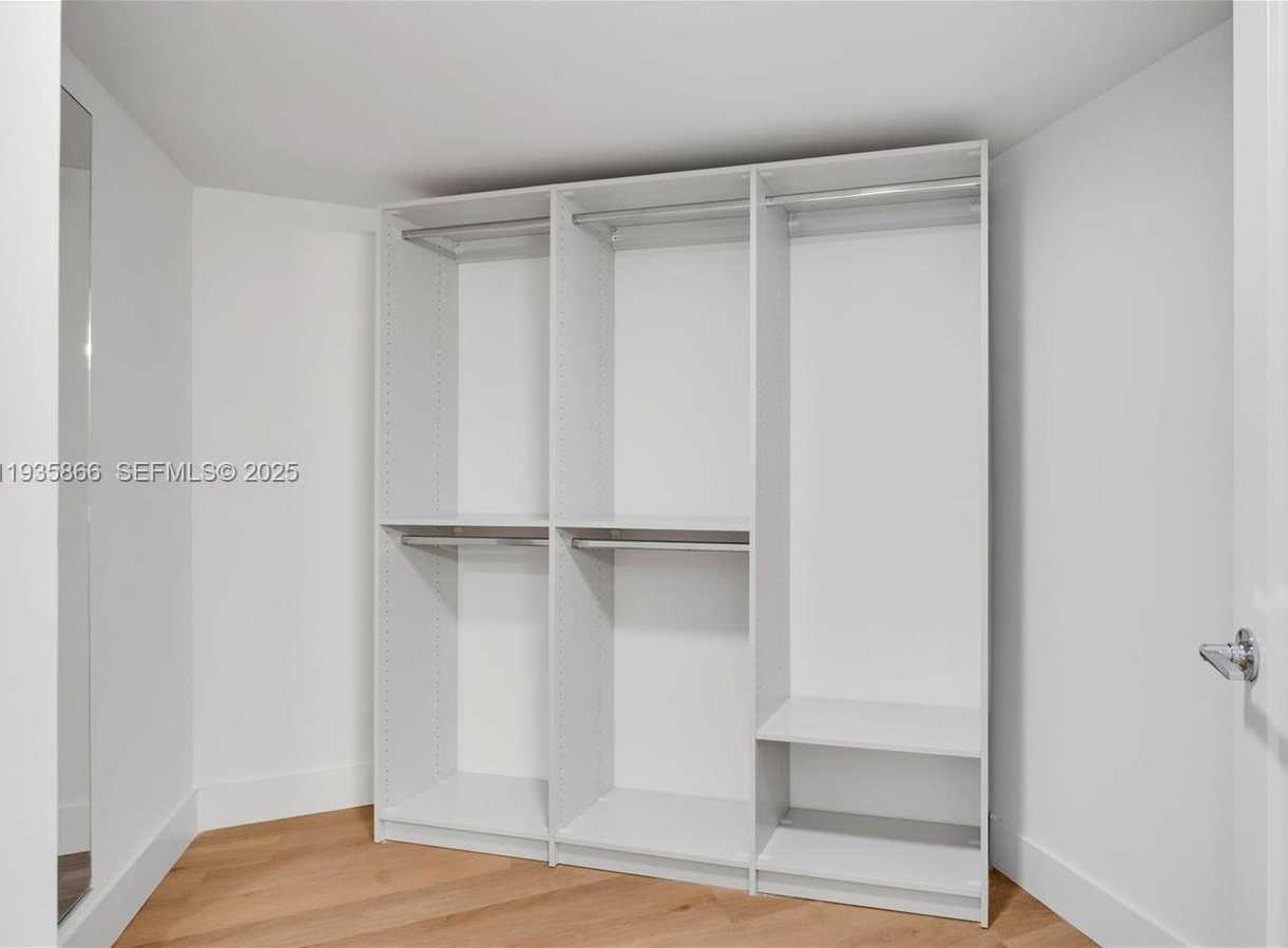 Small Image of 555 NORTH EAST 34TH ST #607, Miami Number 20