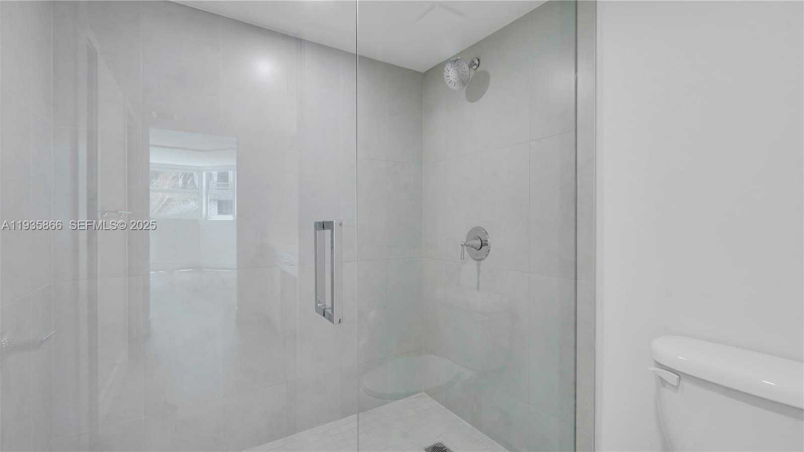 Small Image of 555 NORTH EAST 34TH ST #607, Miami Number 22