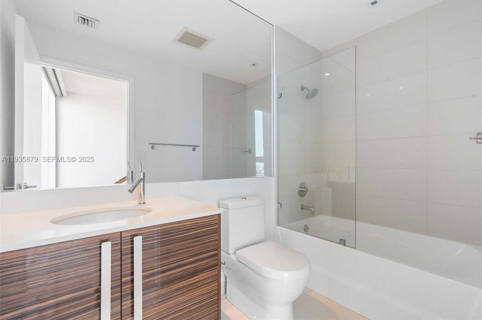 Small Image of 2020 NORTH BAYSHORE DR #3510, Miami Number 21