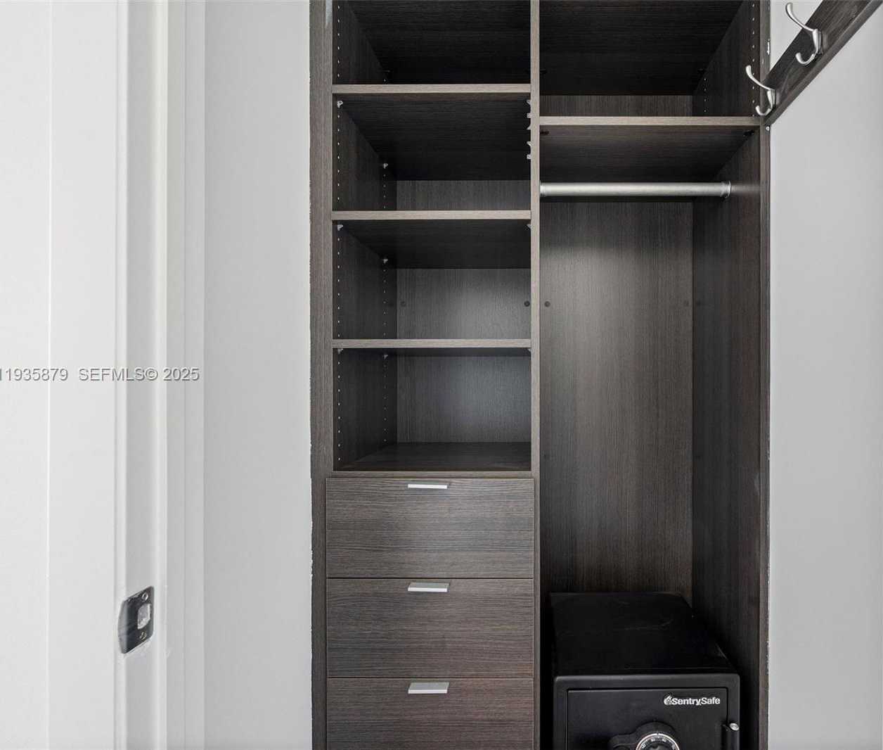 Small Image of 2020 NORTH BAYSHORE DR #3510, Miami Number 28