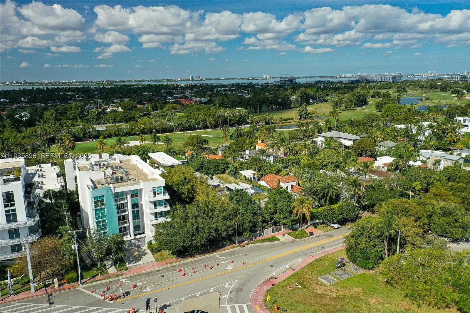 Small Image of 2020 PRAIRIE AVE #202, Miami Beach Number 17