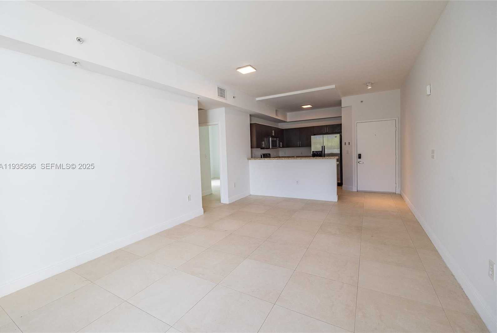 Small Image of 2020 PRAIRIE AVE #202, Miami Beach Number 6