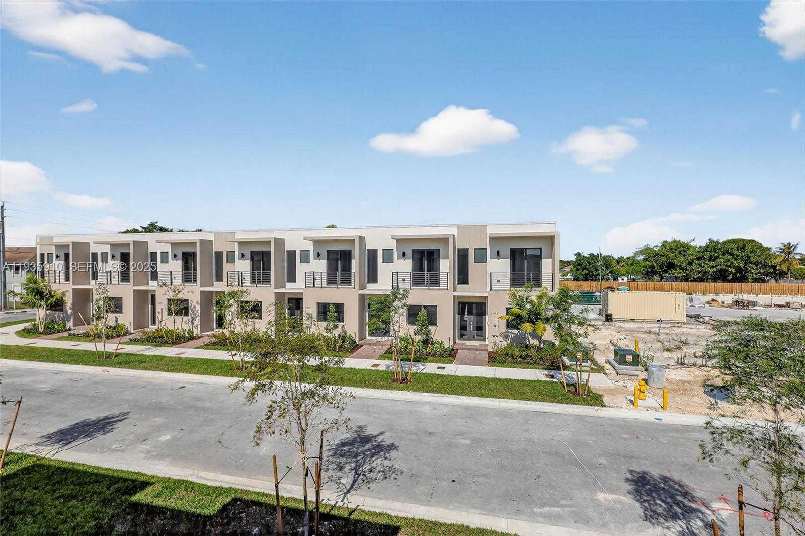 Small Image of 13862 SOUTH WEST 262ND #13862, Homestead Number 2