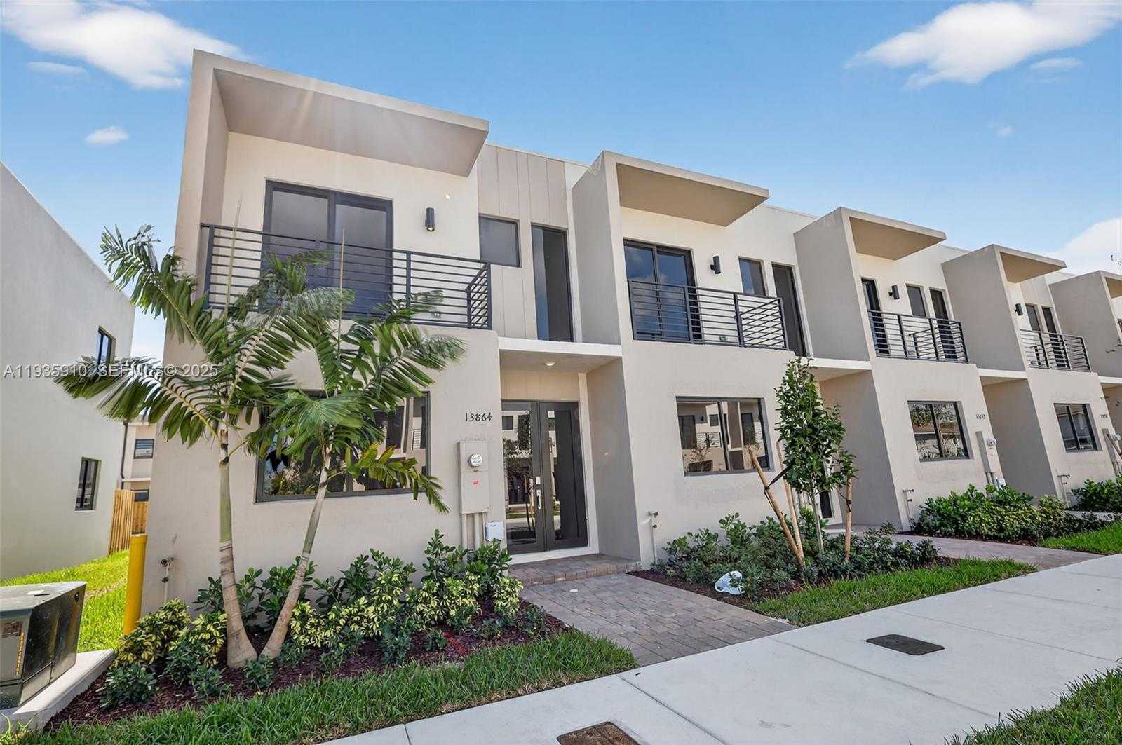 Small Image of 13862 SOUTH WEST 262ND #13862, Homestead Number 4