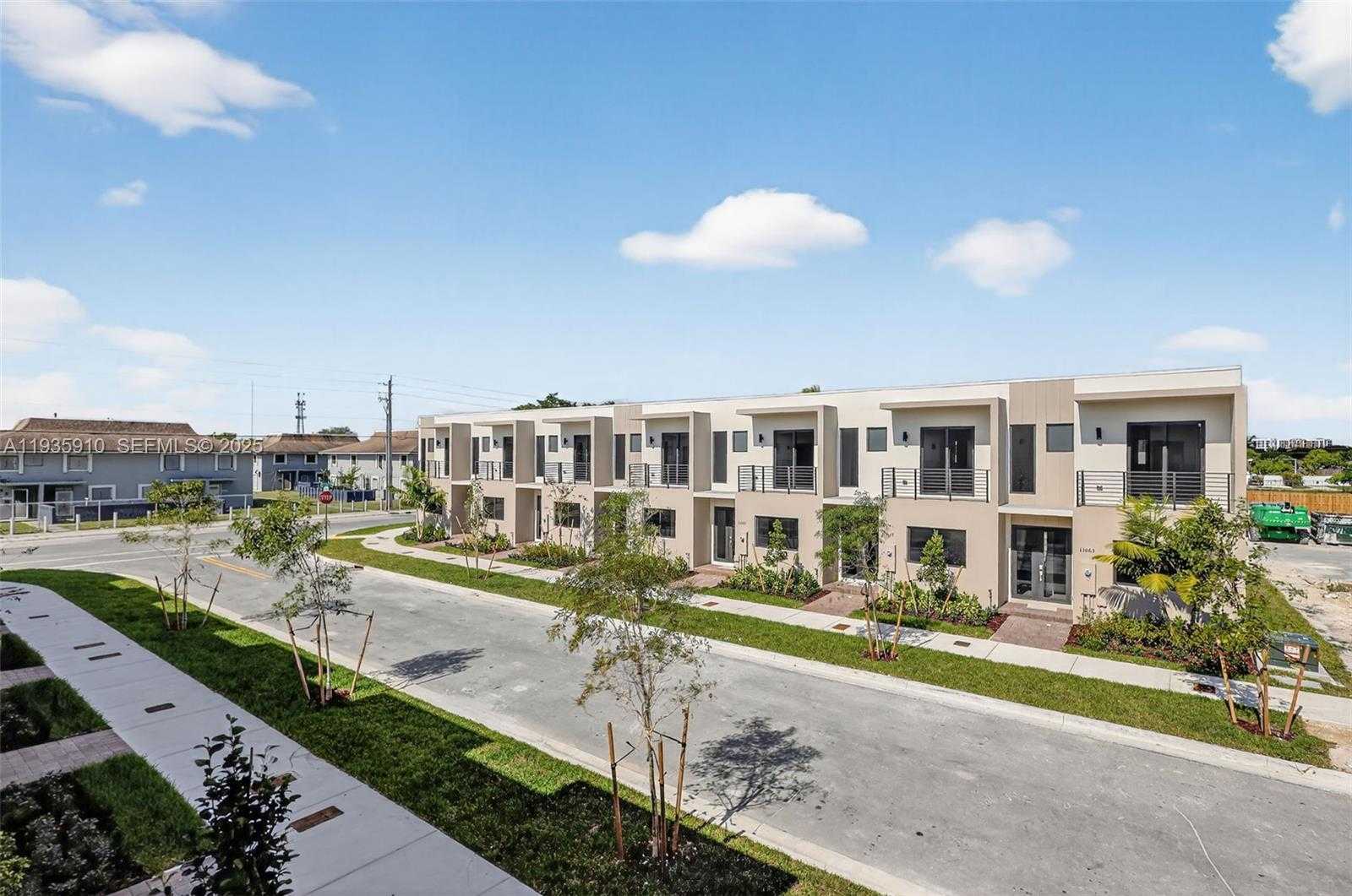 Small Image of 13862 SOUTH WEST 262ND #13862, Homestead Number 40