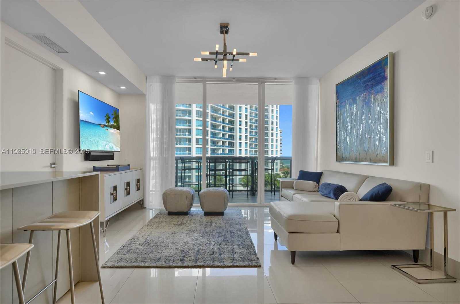 Small Image of 5875 COLLINS AVE #1003, Miami Beach Number 21