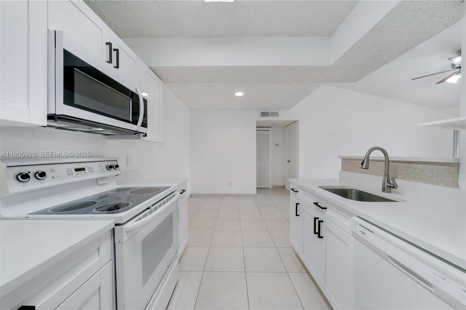 Small Image of 10361 SOUTH WEST 150TH CT #13207, Miami Number 5