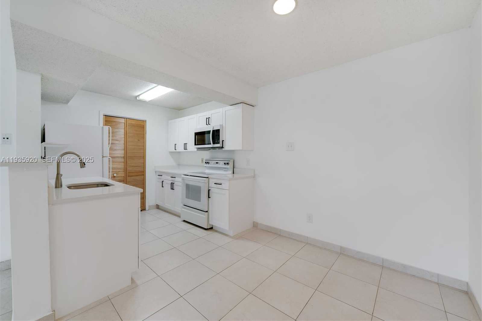 Small Image of 10361 SOUTH WEST 150TH CT #13207, Miami Number 8