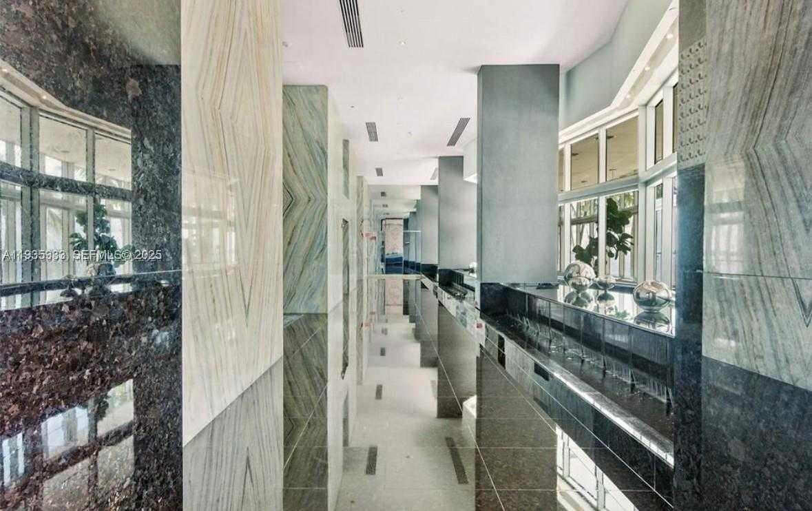 Small Image of 335 SOUTH BISCAYNE BLVD #2703, Miami Number 14