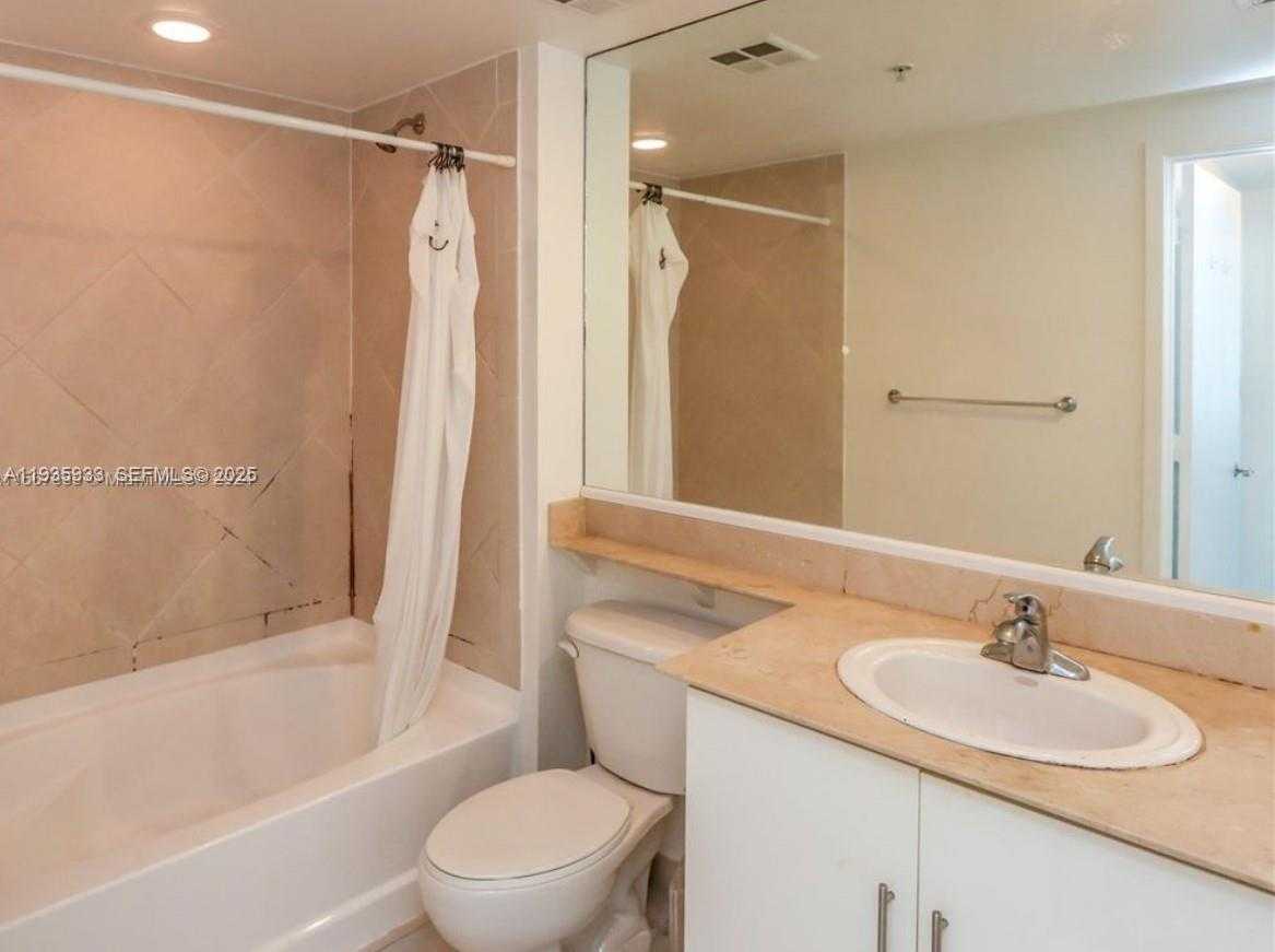 Small Image of 335 SOUTH BISCAYNE BLVD #2703, Miami Number 15