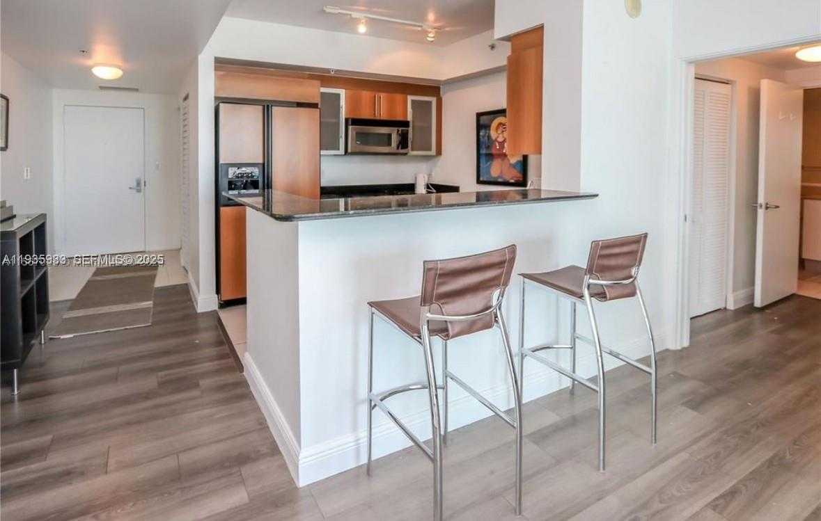 Small Image of 335 SOUTH BISCAYNE BLVD #2703, Miami Number 6