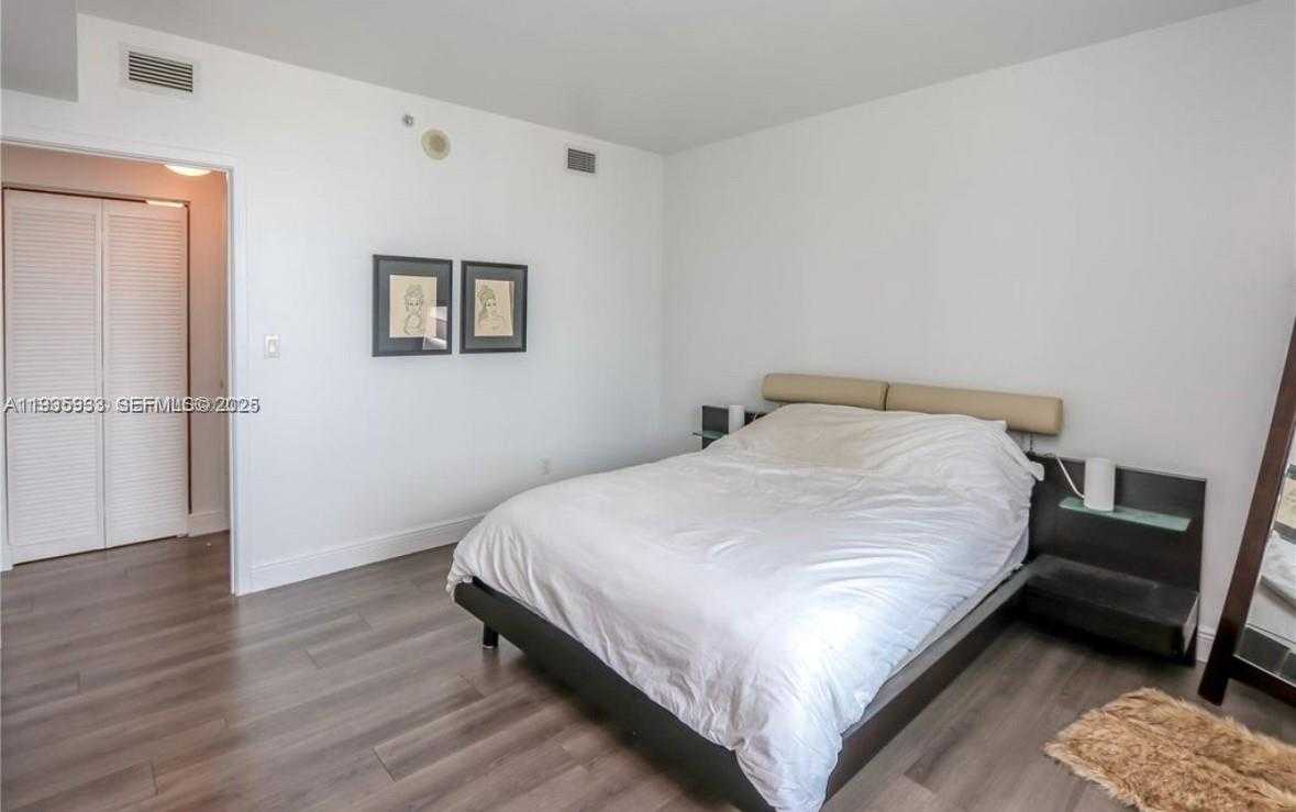 Small Image of 335 SOUTH BISCAYNE BLVD #2703, Miami Number 9