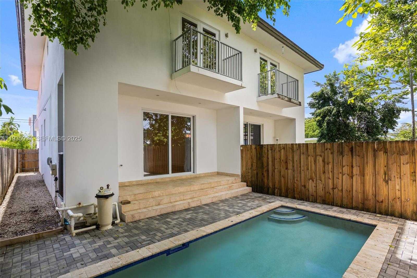 Small Image of 2784 SOUTH WEST 34TH AVE, Miami Number 11