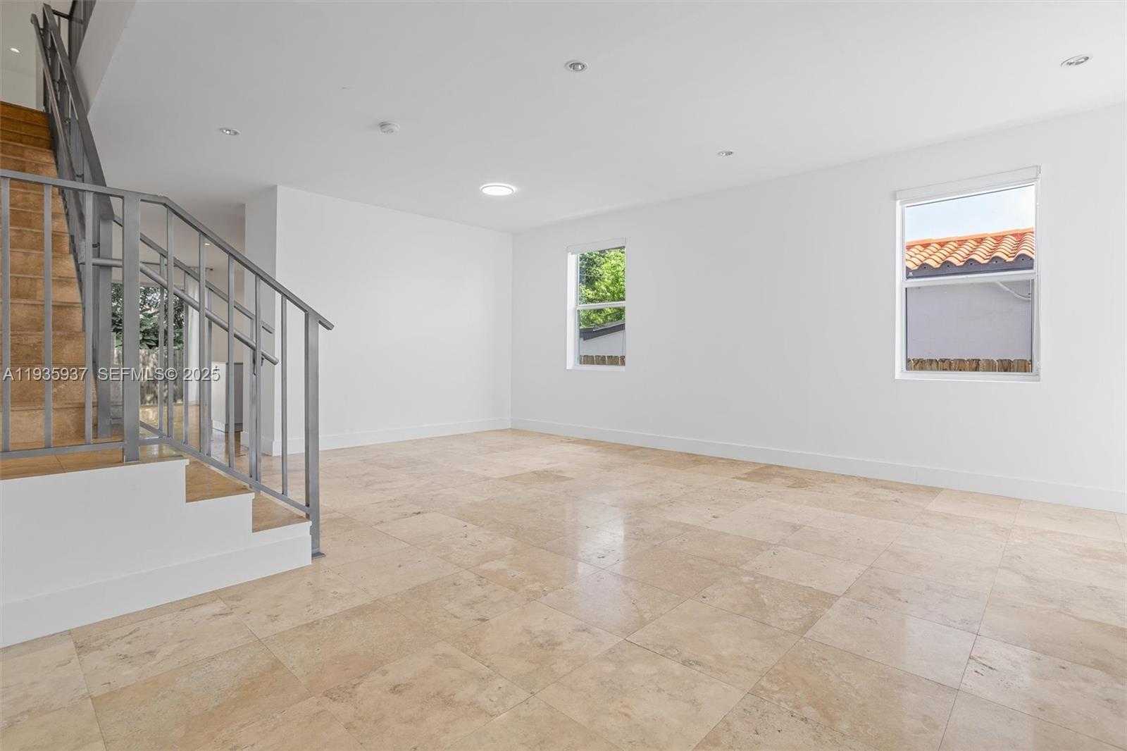 Small Image of 2784 SOUTH WEST 34TH AVE, Miami Number 13