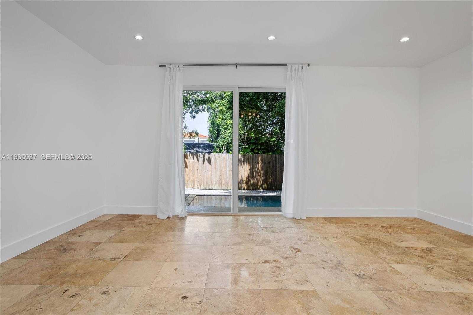 Small Image of 2784 SOUTH WEST 34TH AVE, Miami Number 16