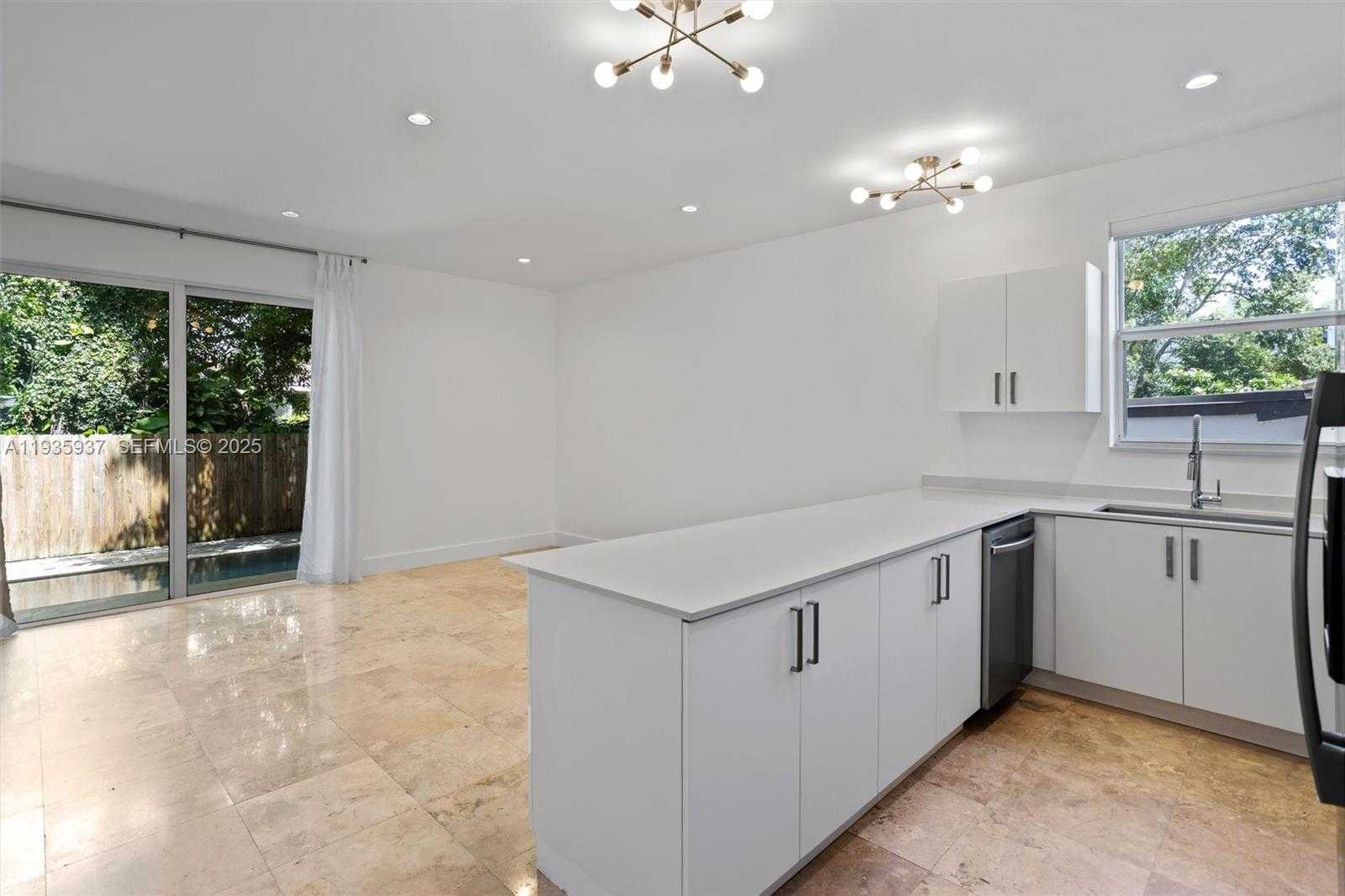 Small Image of 2784 SOUTH WEST 34TH AVE, Miami Number 20