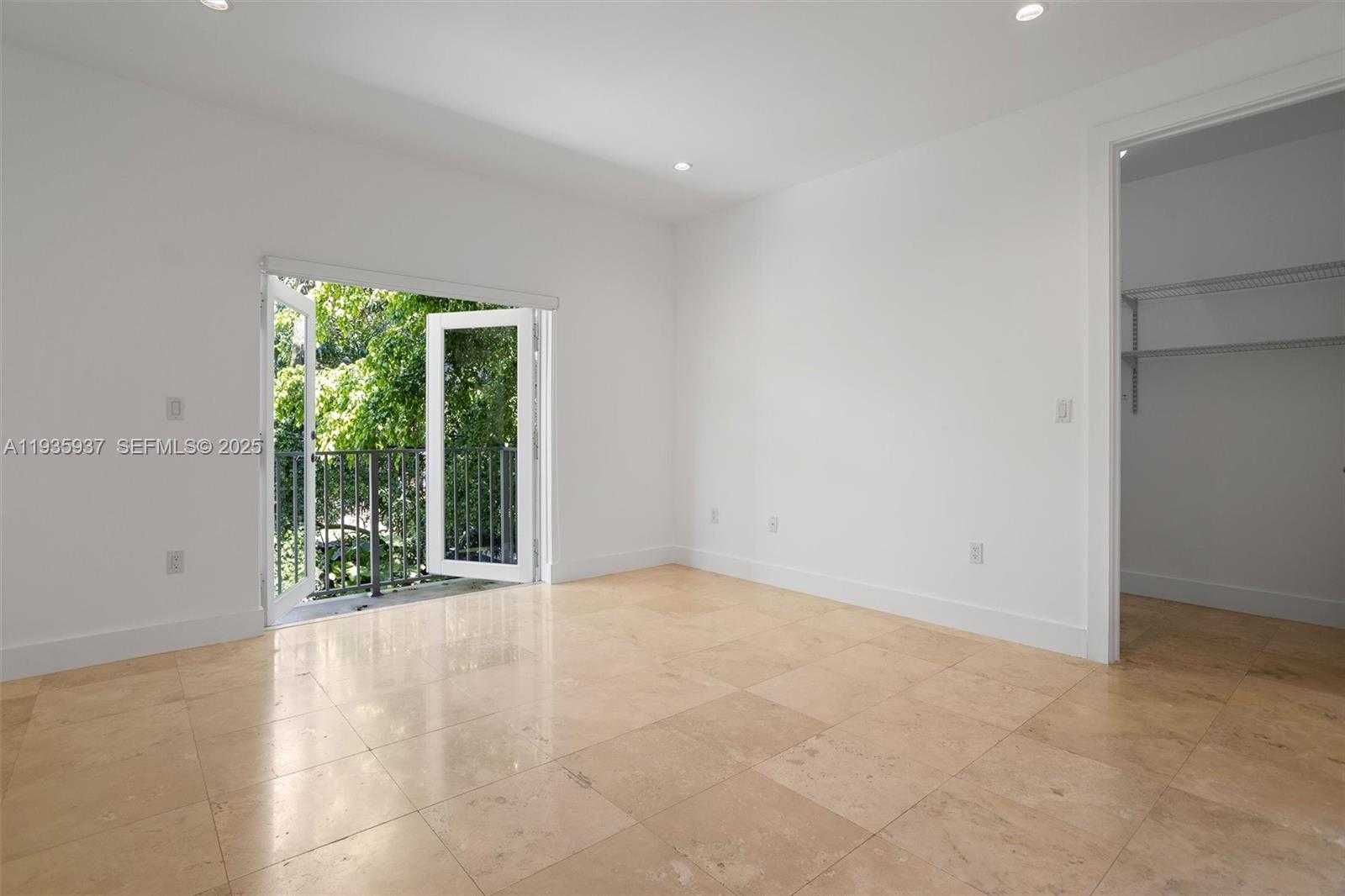 Small Image of 2784 SOUTH WEST 34TH AVE, Miami Number 23