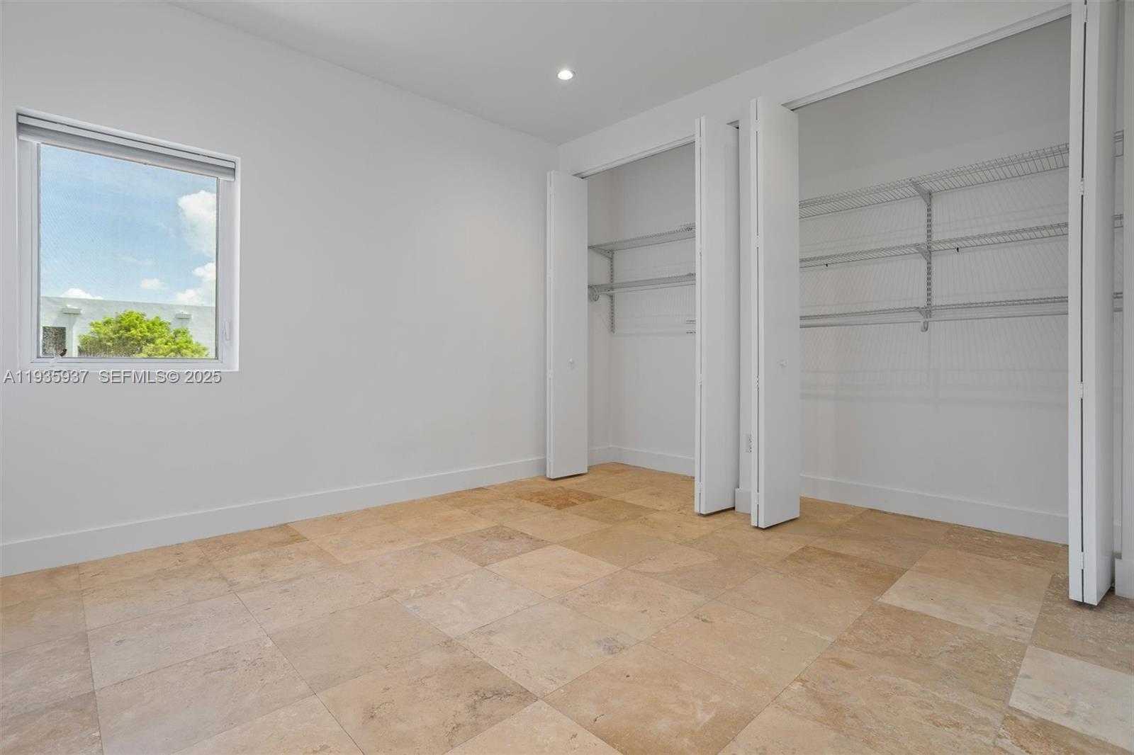 Small Image of 2784 SOUTH WEST 34TH AVE, Miami Number 30