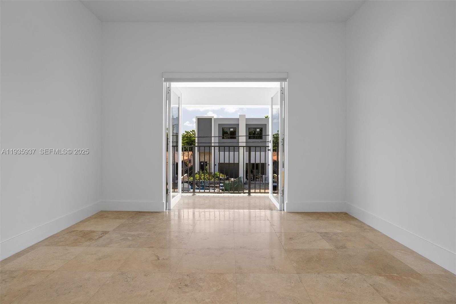 Small Image of 2784 SOUTH WEST 34TH AVE, Miami Number 33