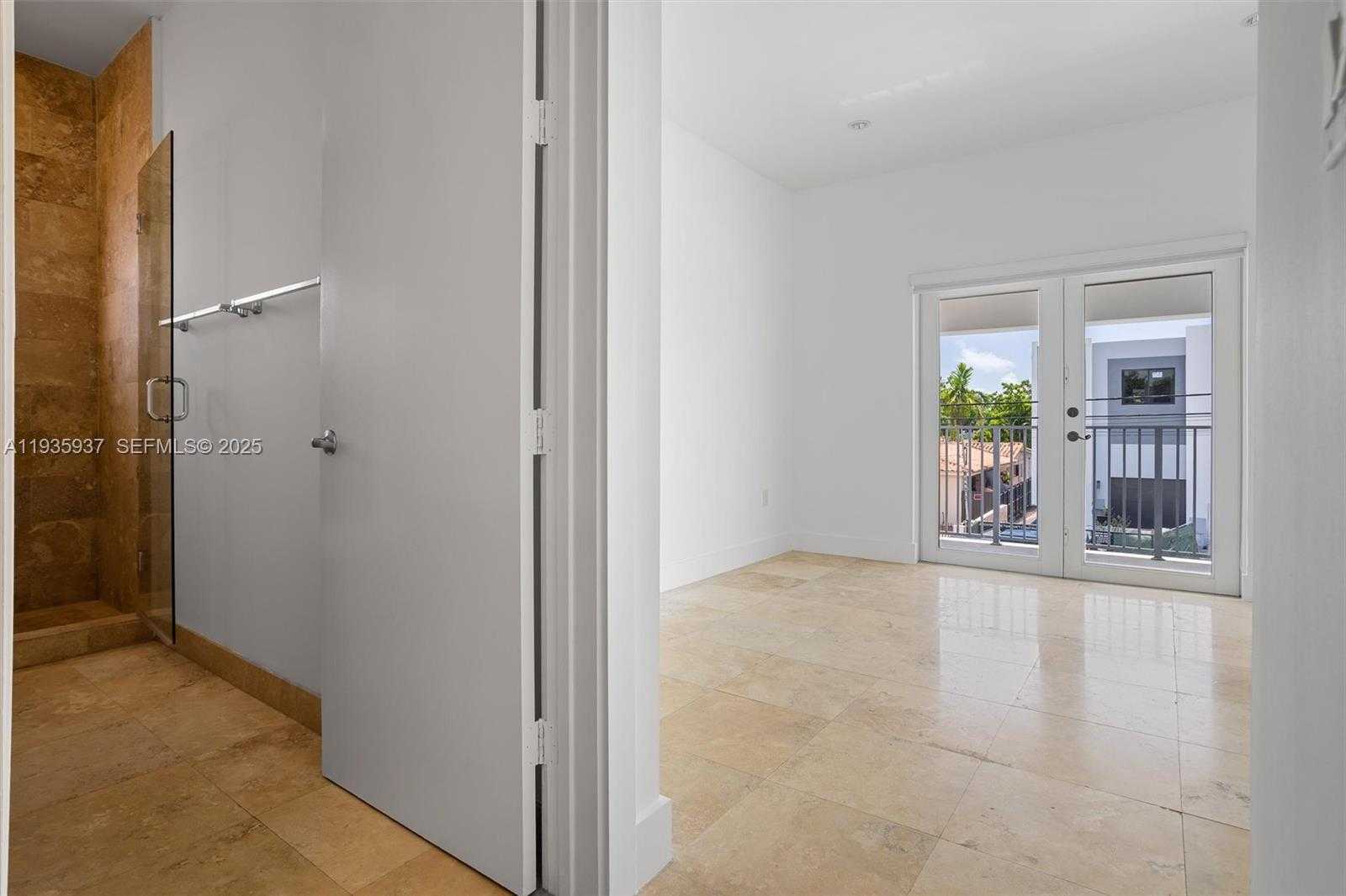 Small Image of 2784 SOUTH WEST 34TH AVE, Miami Number 35