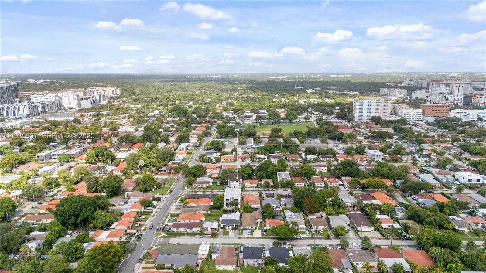 Small Image of 2784 SOUTH WEST 34TH AVE, Miami Number 41