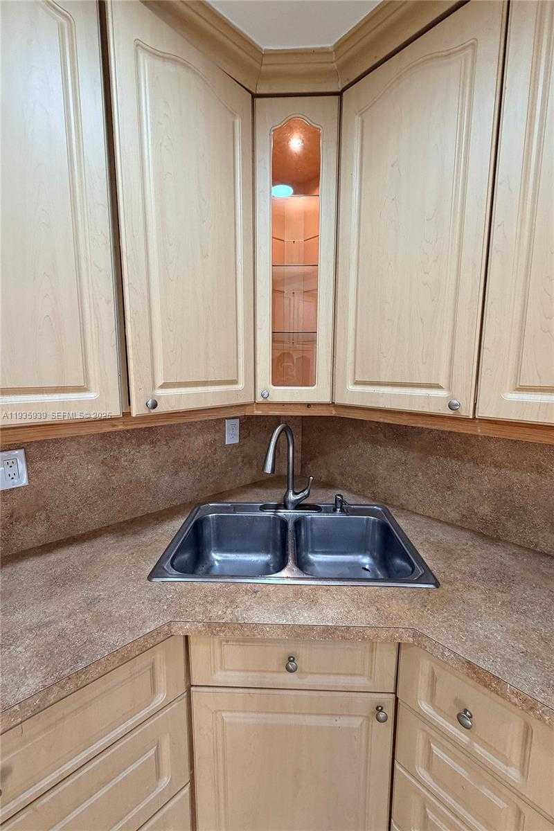 Small Image of 1526 SOUTH WEST 65TH AVE, West Miami Number 19