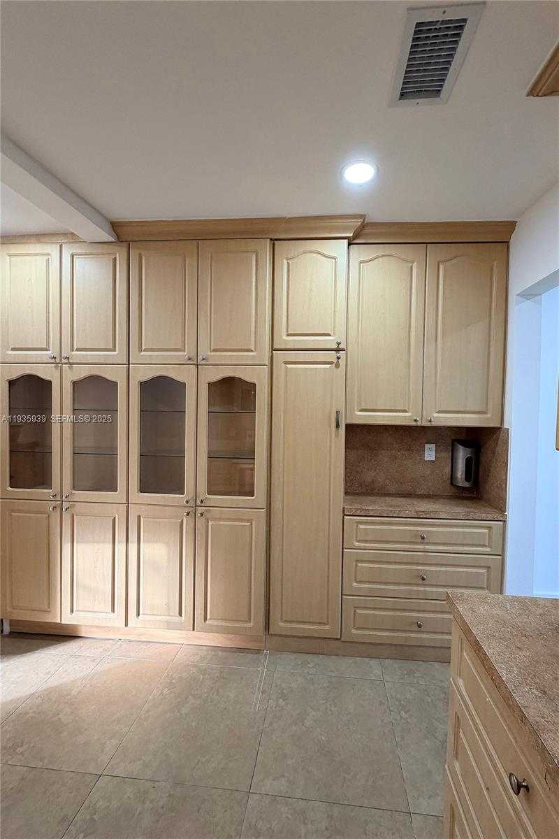 Small Image of 1526 SOUTH WEST 65TH AVE, West Miami Number 21