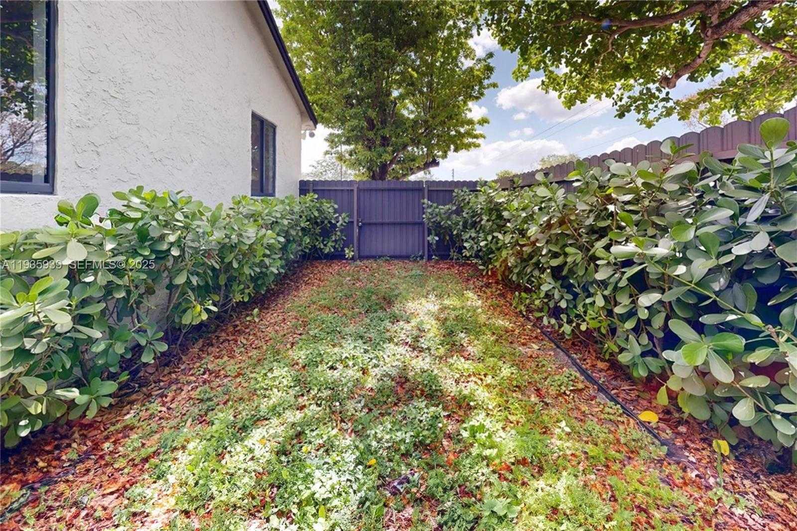 Small Image of 1526 SOUTH WEST 65TH AVE, West Miami Number 32