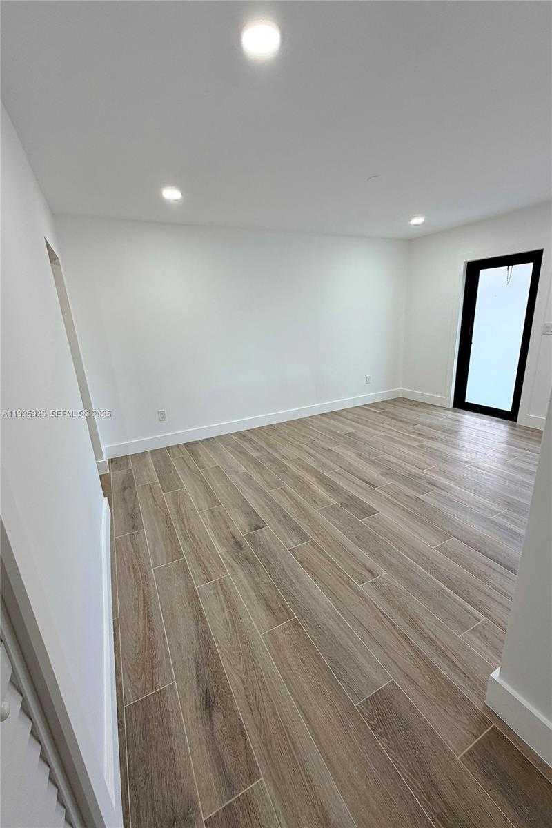 Small Image of 1526 SOUTH WEST 65TH AVE, West Miami Number 7