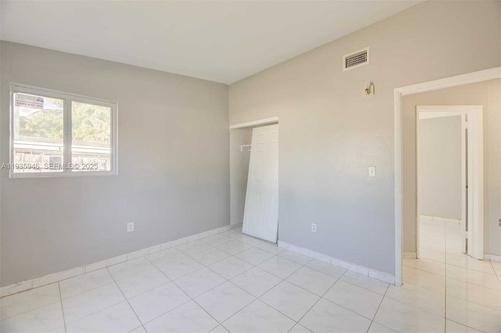 Small Image of 3510 SOUTH WEST 39TH ST, West Park Number 12