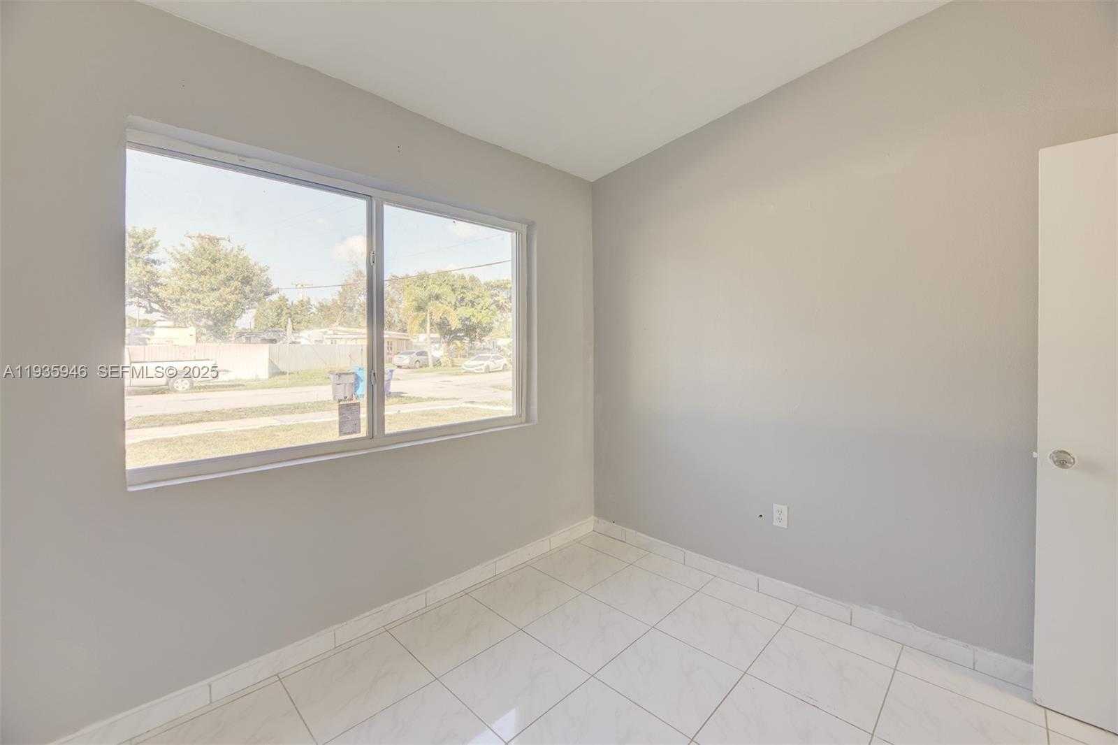 Small Image of 3510 SOUTH WEST 39TH ST, West Park Number 19