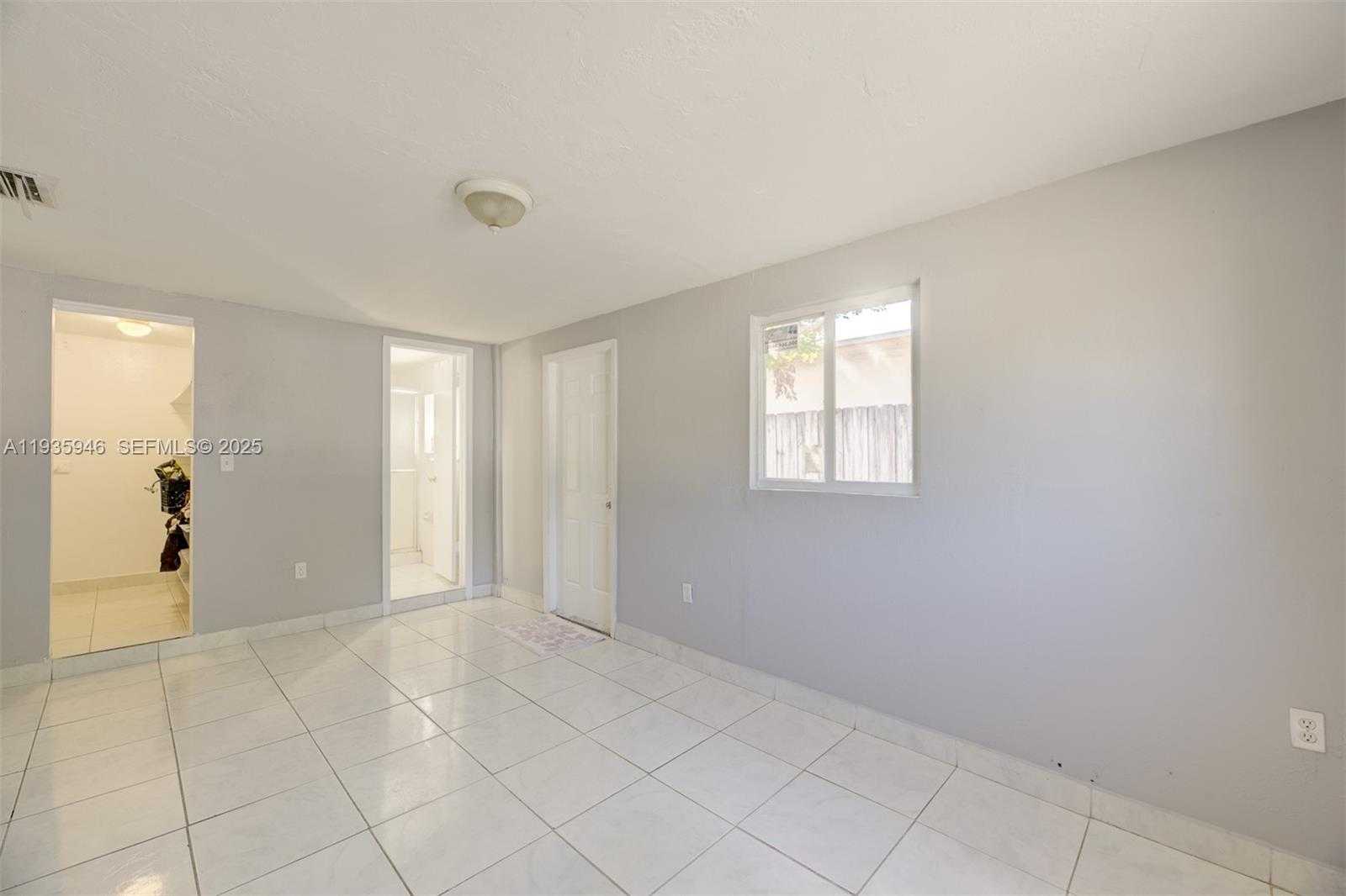 Small Image of 3510 SOUTH WEST 39TH ST, West Park Number 22