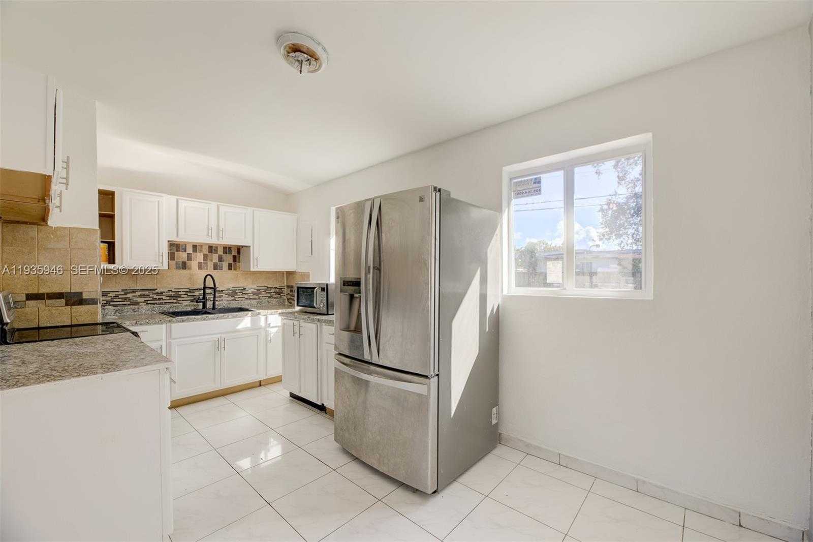 Small Image of 3510 SOUTH WEST 39TH ST, West Park Number 7