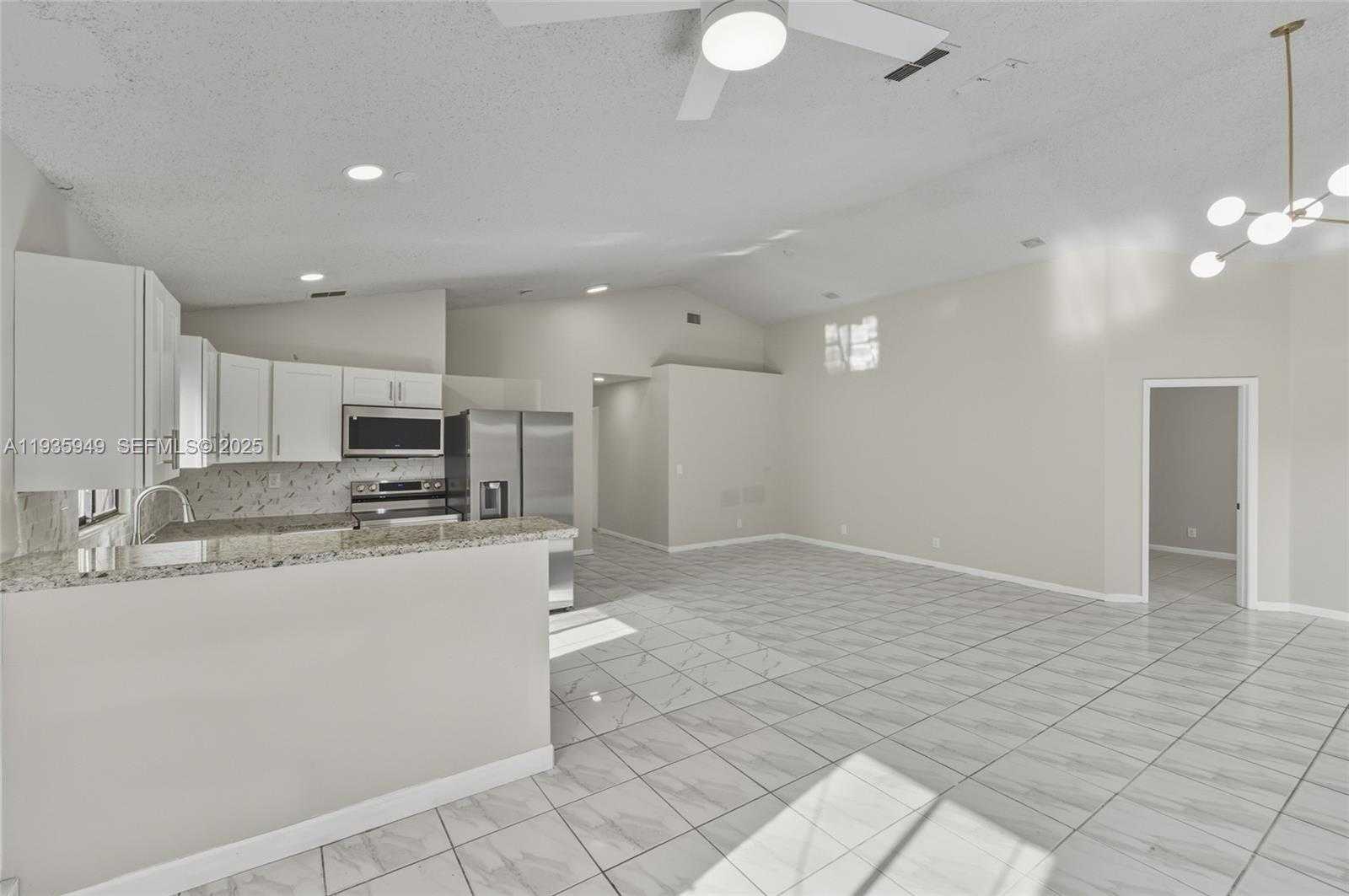 Small Image of 138 COLLY WAY, North Lauderdale Number 16