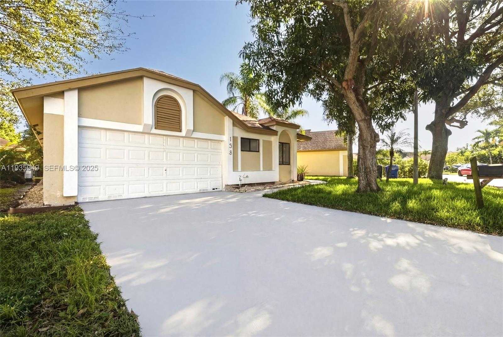 Small Image of 138 COLLY WAY, North Lauderdale Number 2