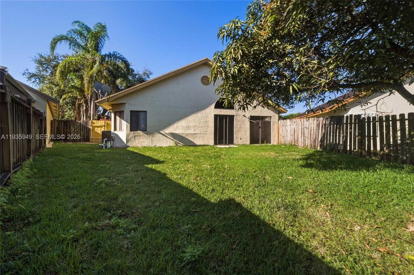 Small Image of 138 COLLY WAY, North Lauderdale Number 5