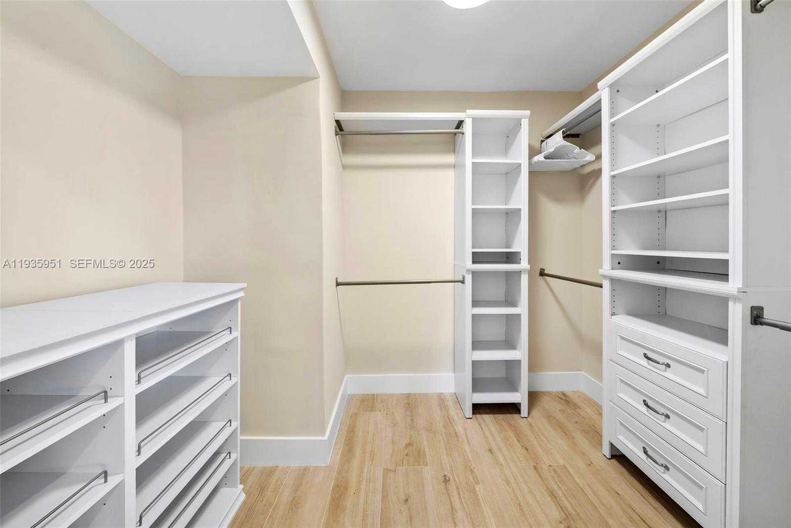 Small Image of 10001 EAST BAY HARBOR DR #2N, Bay Harbor Islands Number 17