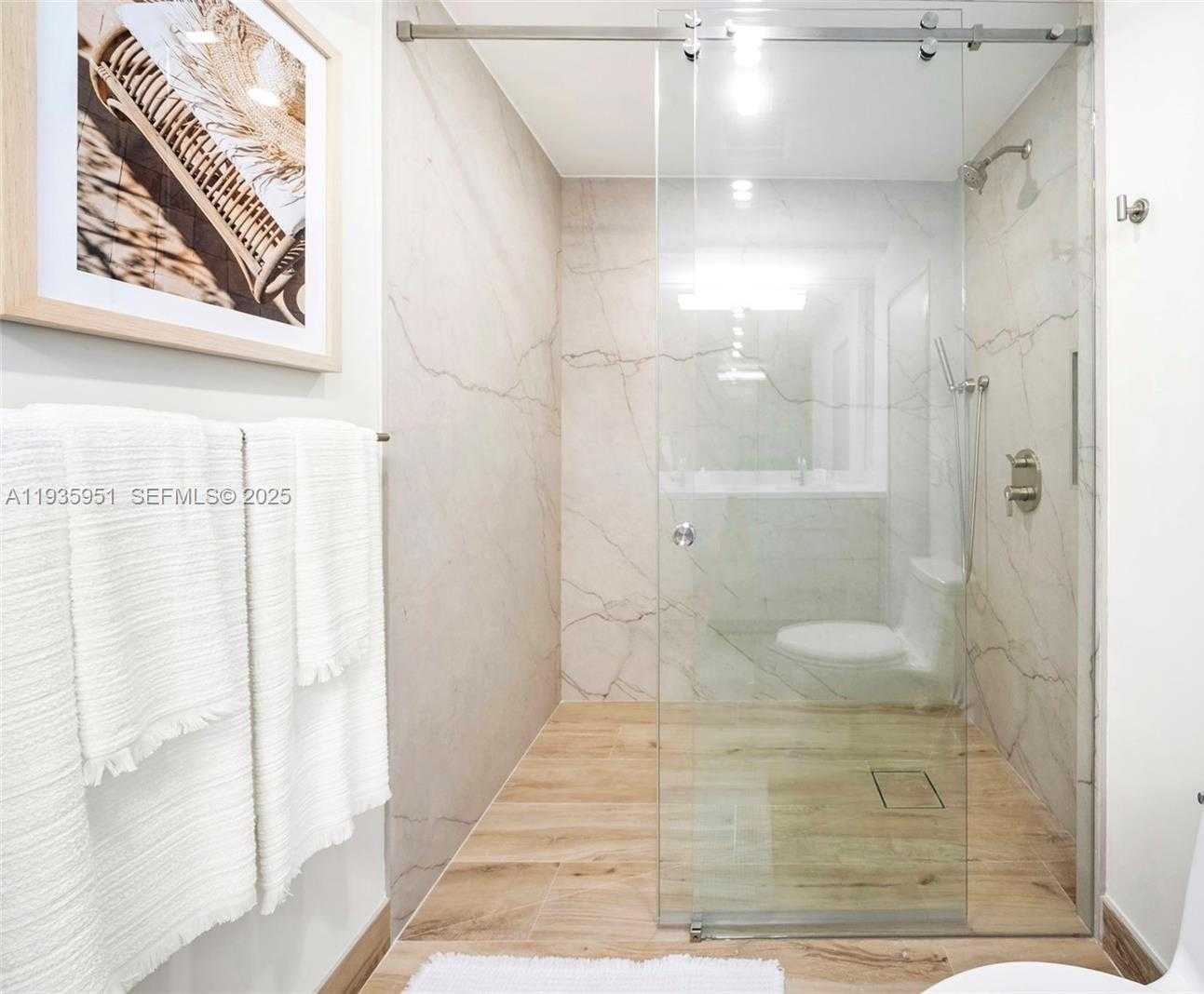 Small Image of 10001 EAST BAY HARBOR DR #2N, Bay Harbor Islands Number 23