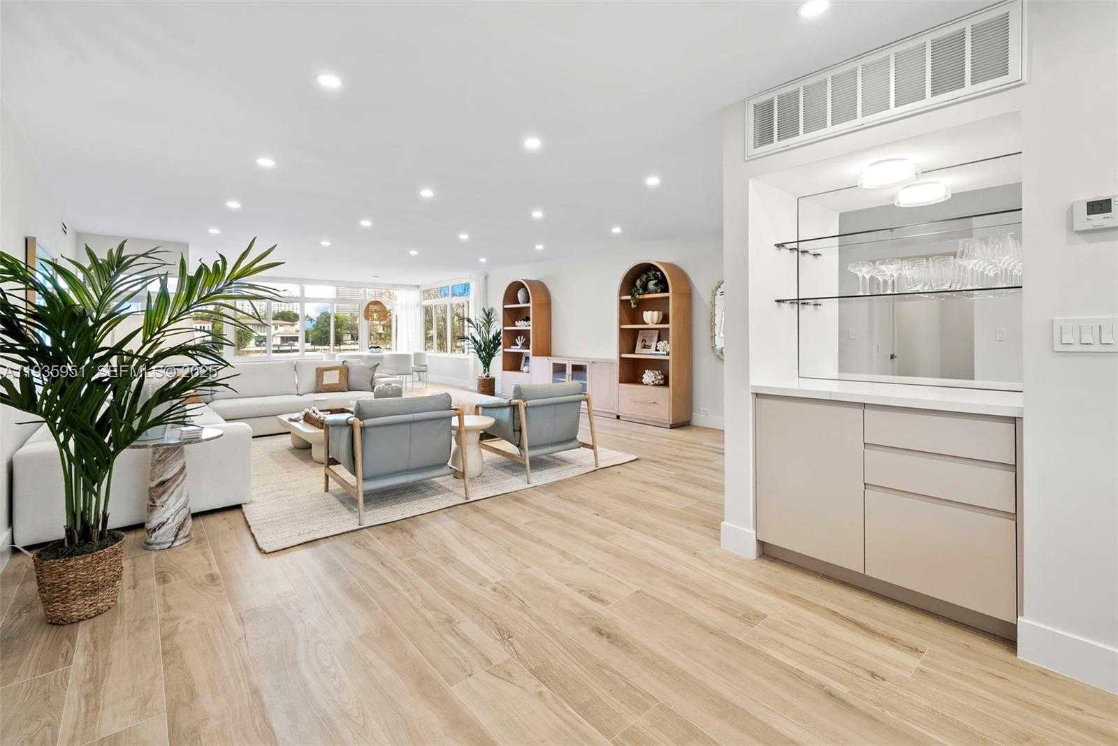 Small Image of 10001 EAST BAY HARBOR DR #2N, Bay Harbor Islands Number 25