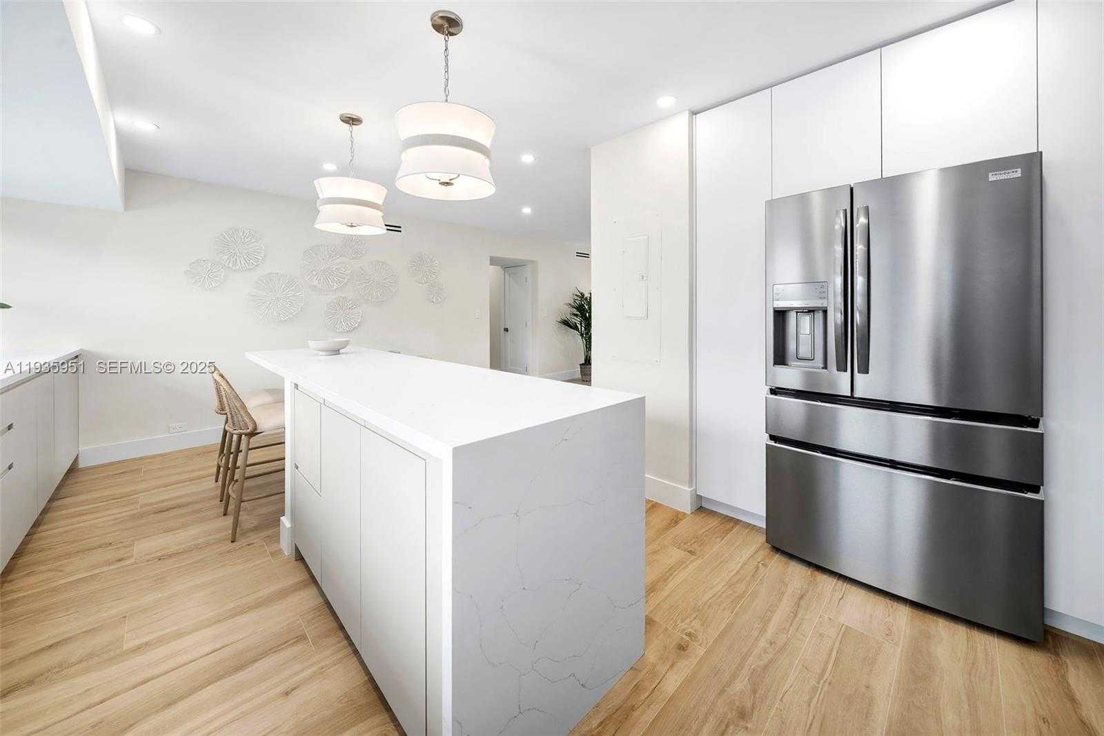 Small Image of 10001 EAST BAY HARBOR DR #2N, Bay Harbor Islands Number 27