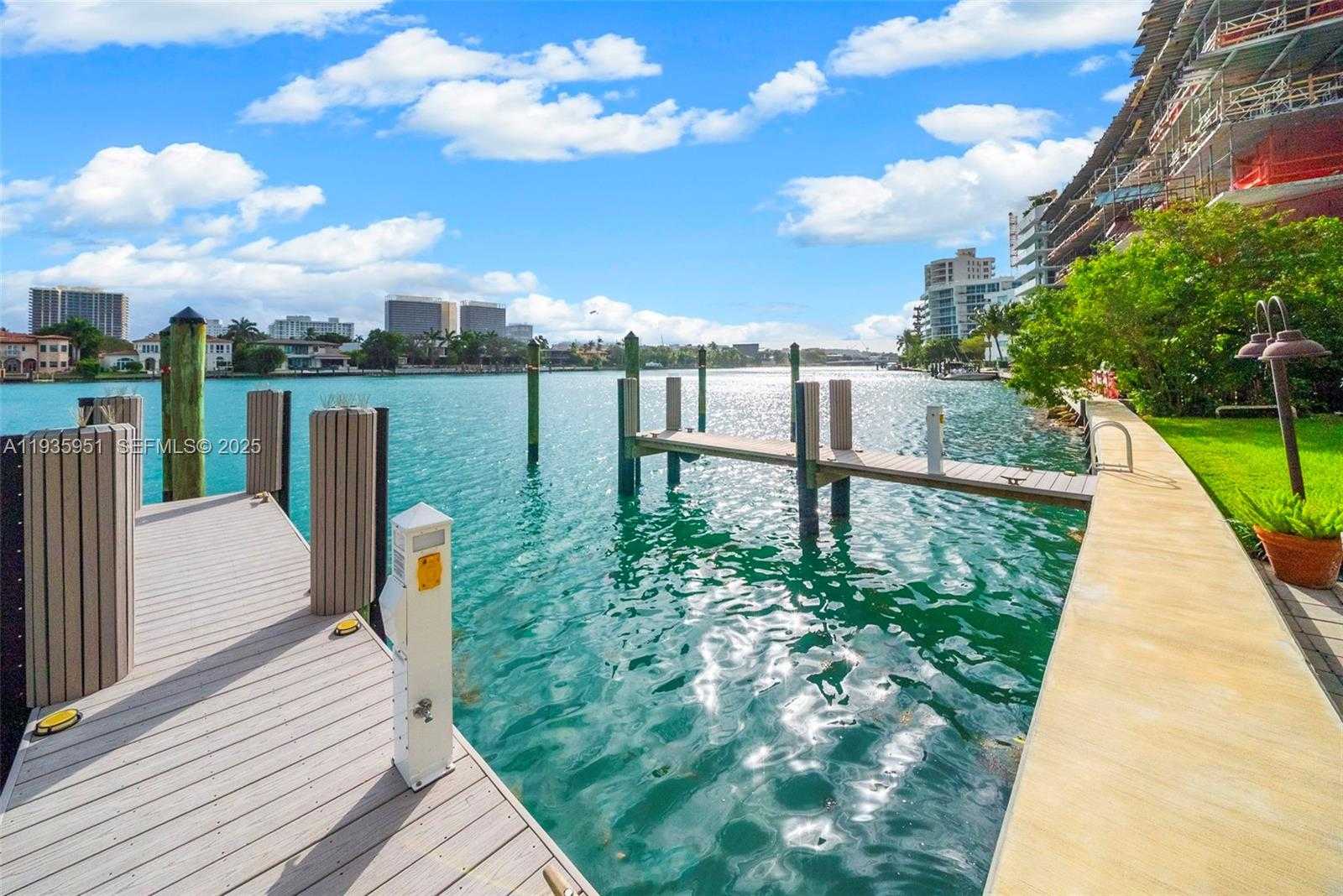 Small Image of 10001 EAST BAY HARBOR DR #2N, Bay Harbor Islands Number 3