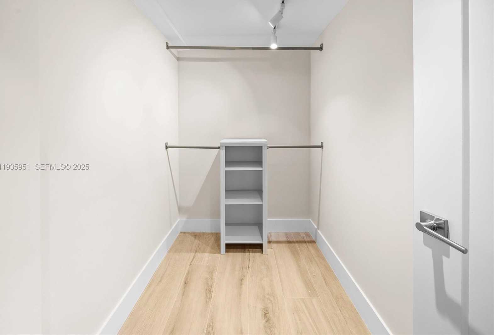 Small Image of 10001 EAST BAY HARBOR DR #2N, Bay Harbor Islands Number 36