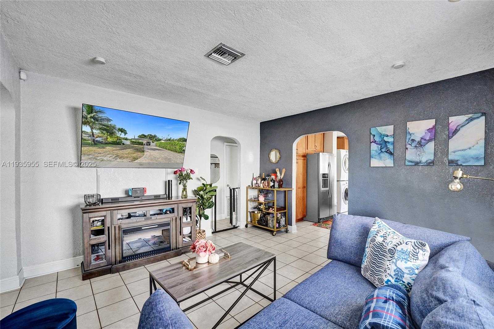 Small Image of 2826 DEWEY ST, Hollywood Number 10