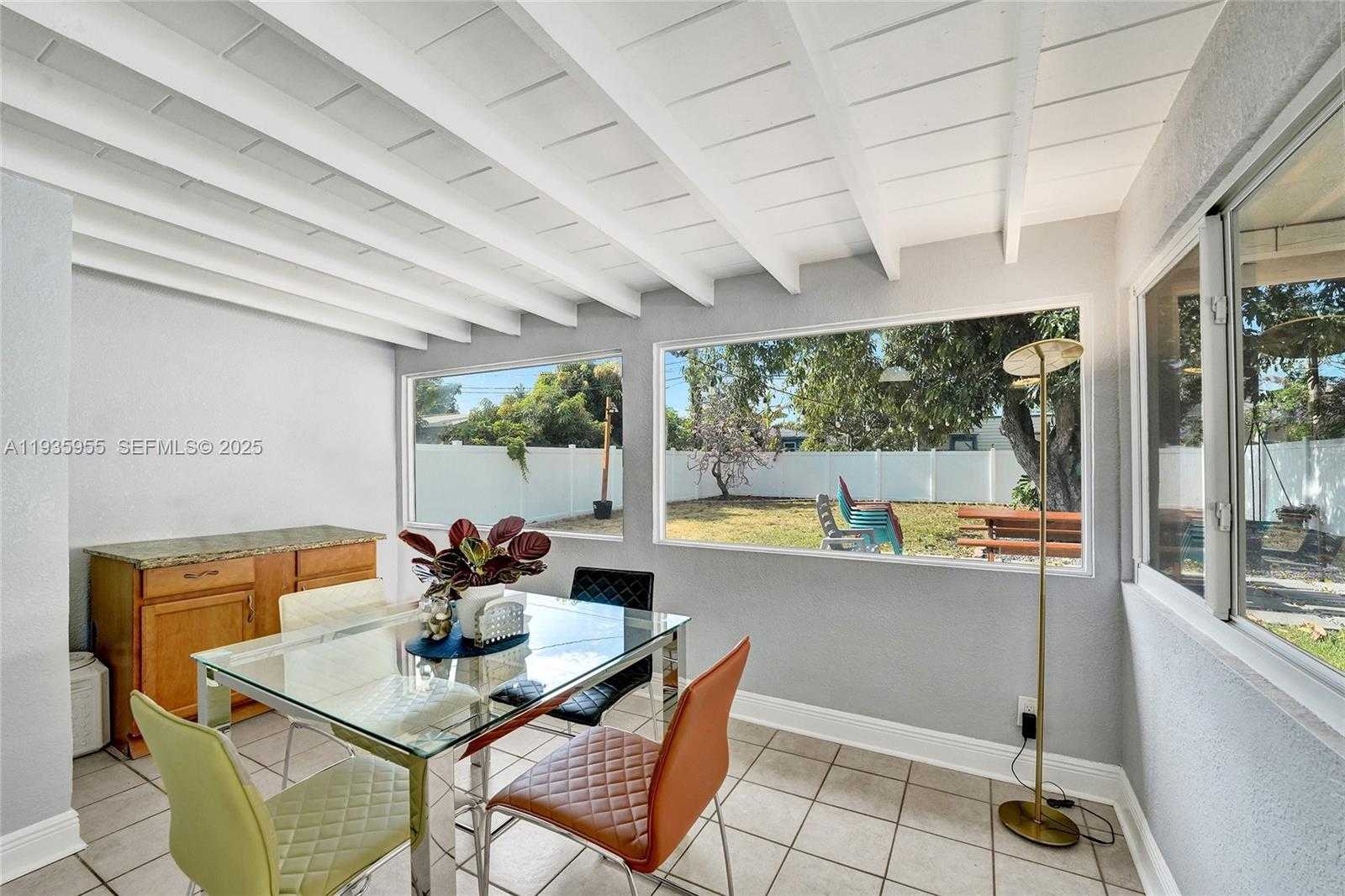 Small Image of 2826 DEWEY ST, Hollywood Number 15